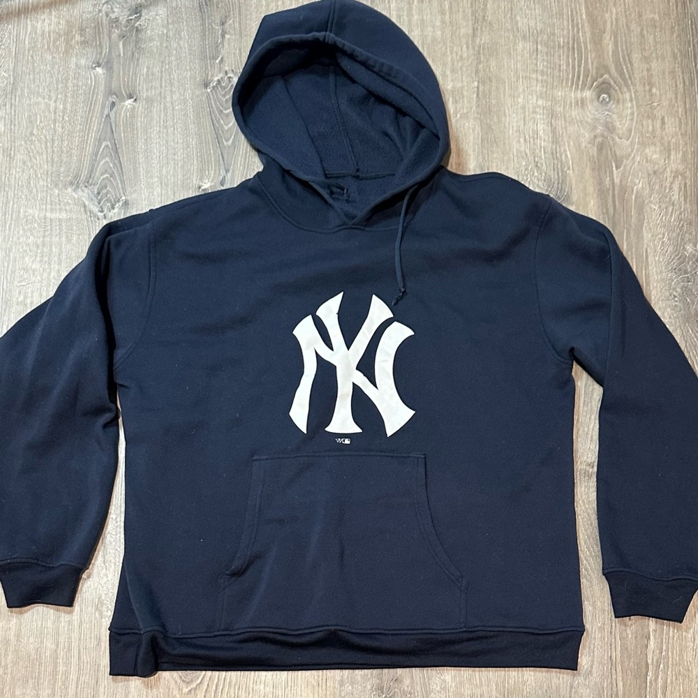 NY Yankees Navy Pullover Hoodie - Classic Logo